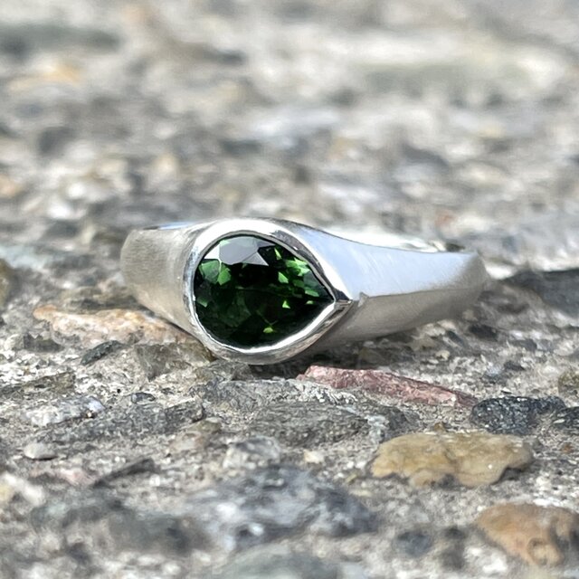 グリーントルマリンとパイナップルカットのグリーンアメジスト グリーントルマリンとパイナップルカットのグリーンアメジスト