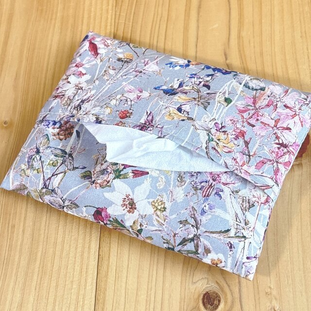 リバティ　リバーシブル仕立て　ポケットティッシュカバー＜Wild Flowers＞(ワイルドフラワーズ)