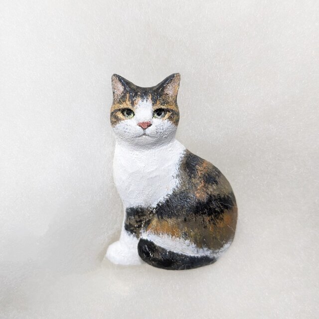 木彫り猫ブローチ〈キジ白〉R-4