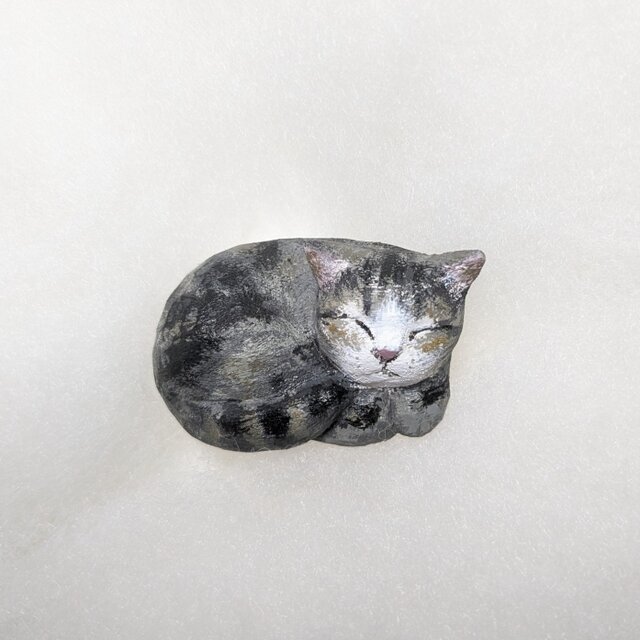 木彫り猫ブローチ〈キジ白〉S-1