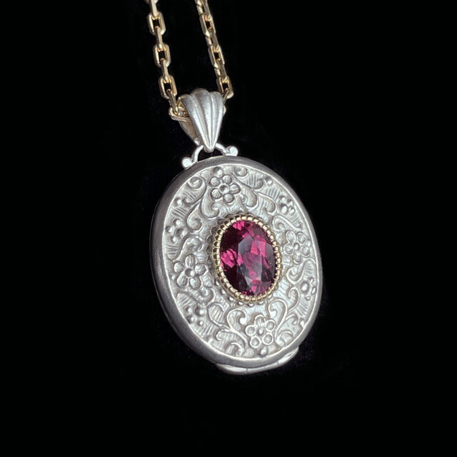 Giselle｜ジゼル ロケット ペンダント (K18 ＆ SV925) ロードライト