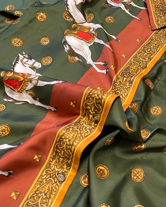 馬スカーフ柄ロングスリーブシャツ | iichi 日々の暮らしを心地よく