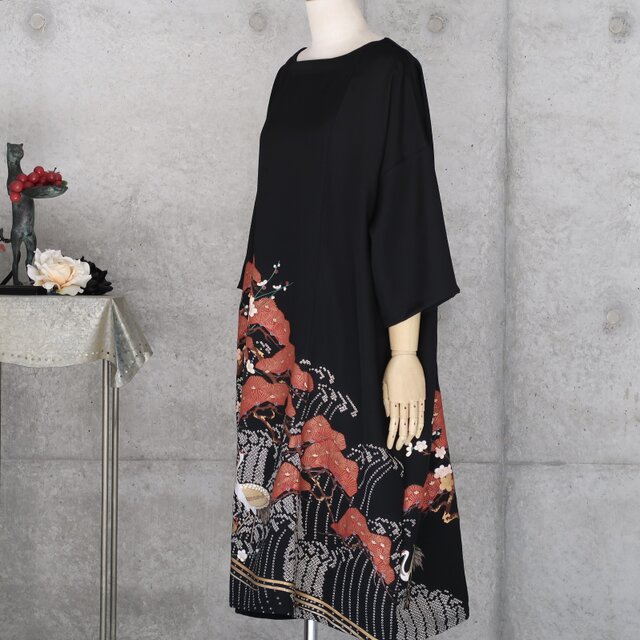 232　手染め大輔　着物リメイク　黒絽　型染　コートワンピース　L〜フリーサイズ 1_52013f43e153b21f29fb890df784