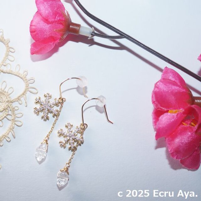 *冬の日にⅢ*ＮＹ産ハーキマーダイヤモンドと雪の結晶のピアス