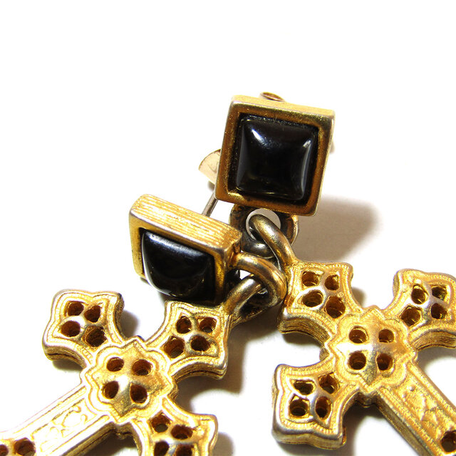 80s Vintage Onyx Gold Tone Cross Motif Earrings | iichi 日々の