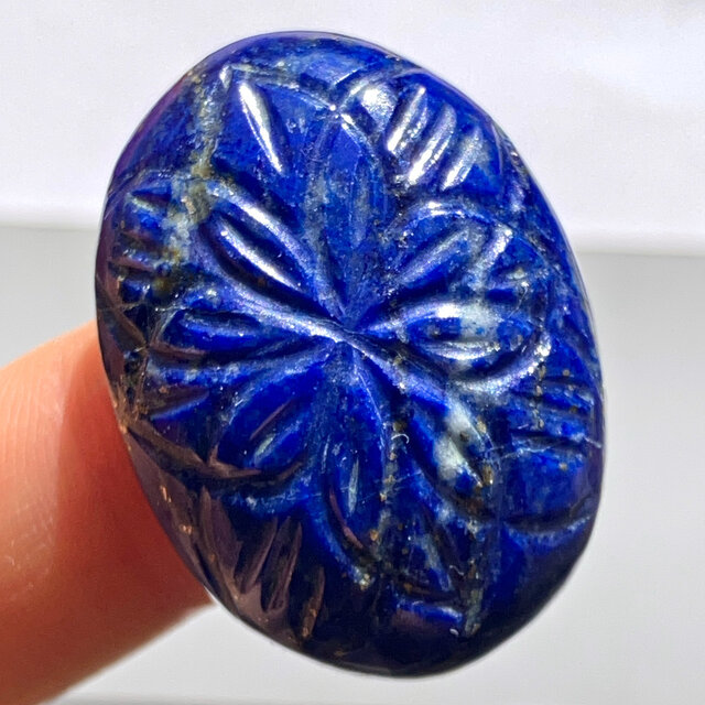 彫刻ラピスラズリ[177] 32x24mm 50Cts 天然石 ルース