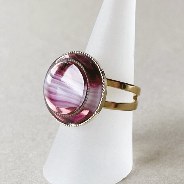 【上品で個性的】チェコガラスパープルのゴールドリング　フリーサイズ　大ぶりリング　フォークリング