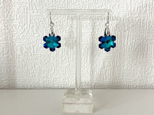 No.545-A　【値下げ】琉球ガラス☆雪の結晶☆冬ピアス・イヤリング(ブルー) No.545-A 【値下げ】琉球ガラス☆雪の結晶☆冬ピアス