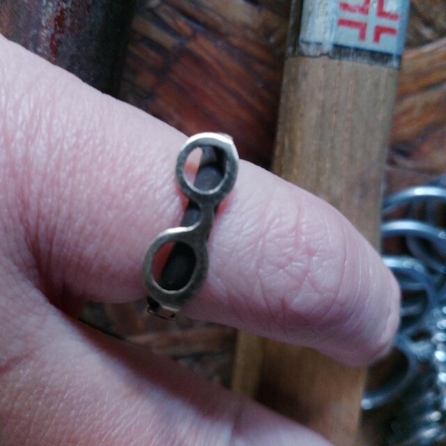 真鍮ブラス製ゴールドカラー・メガネ/眼鏡指輪　1～22号サイズ調整OK　結婚、成人式に