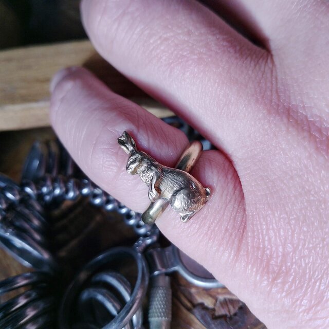 真鍮ブラス製ゴールドカラー・ウサギ/兎指輪　1～22号サイズ調整OK　結婚、成人式に