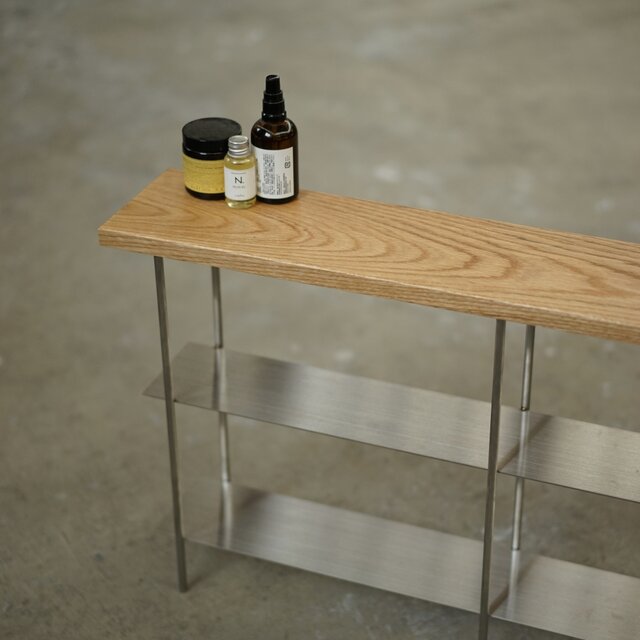 スタイリッシュなラック　（レッドオーク、ステンレス）