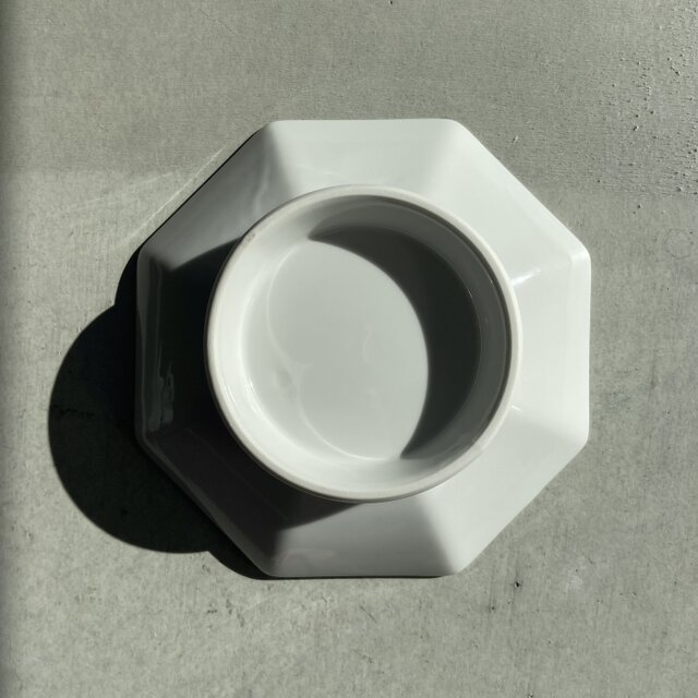 陶磁器大器を乗せる安定した鑑賞台蓮華台座最高級天然唐木細工精製高級感のあるもの 陶磁器大器を乗せる安定した鑑賞台蓮華台座最高級天然唐木細工