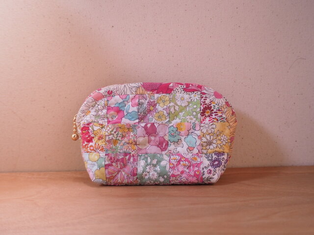 パッチワークキルト リバティ ポーチ | iichi 日々の暮らしを心地よく