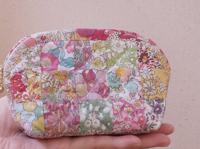 パッチワークキルト リバティ ポーチ | iichi 日々の暮らしを心地よく