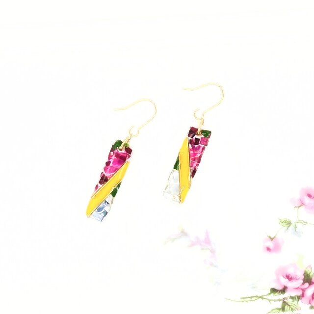 パープルとグレー螺鈿と黄漆の短冊シェルスティックピアスイヤリング【2097】