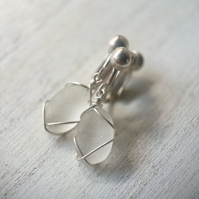 《Silver925》心がクリアになるホワイトシーグラスのイヤリング