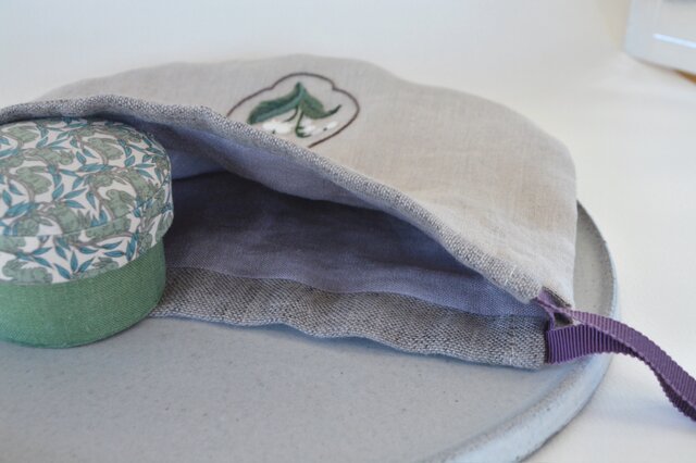 アナベル 刺繍 まんまる ポーチ | iichi 日々の暮らしを心地よく