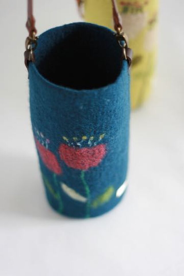 花・青色 フェルトのドリンクバッグ（水筒カバー）＊Lサイズ＊ | iichi