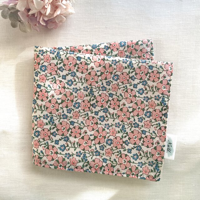 ＊リバティ×オーガニックコットンのハンカチ＊ホワイト