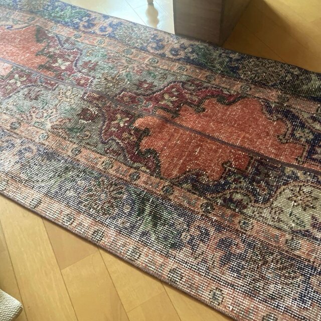 トルコ製ヴィンテージラグ920 レア ピンク ブルー オレンジ パッチワーク 61×165 パッチワークランナーラグ コーラルピンク トルコヴィンテージ