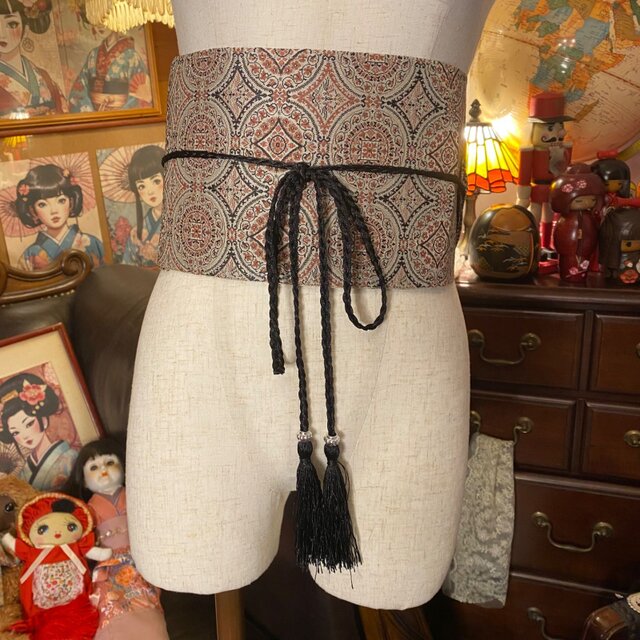 和洋折衷 名古屋帯サッシュベルト | 飾り帯 リメイク ハンドメイドROB-47 和洋折衷 名古屋帯 サッシュベルト 飾り帯 リメイク 黒とピンクの