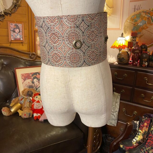 和洋折衷 名古屋帯サッシュベルト | 飾り帯 リメイク ハンドメイドROB-47 和洋折衷 名古屋帯 サッシュベルト 飾り帯 リメイク 黒とピンクの