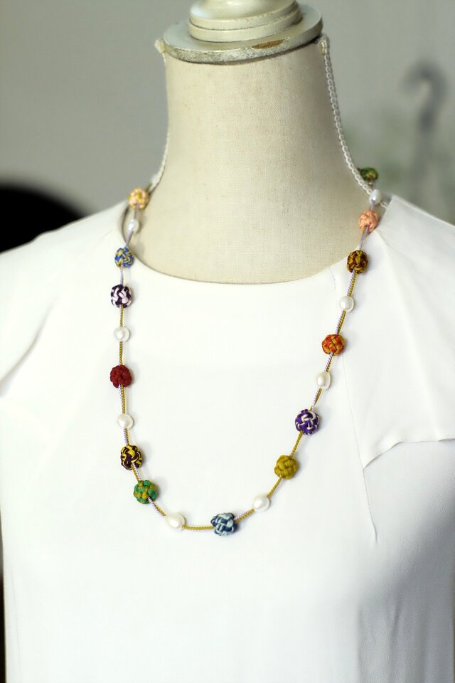 結びの宝石ネックレス「エパヌイ EPANOUI」