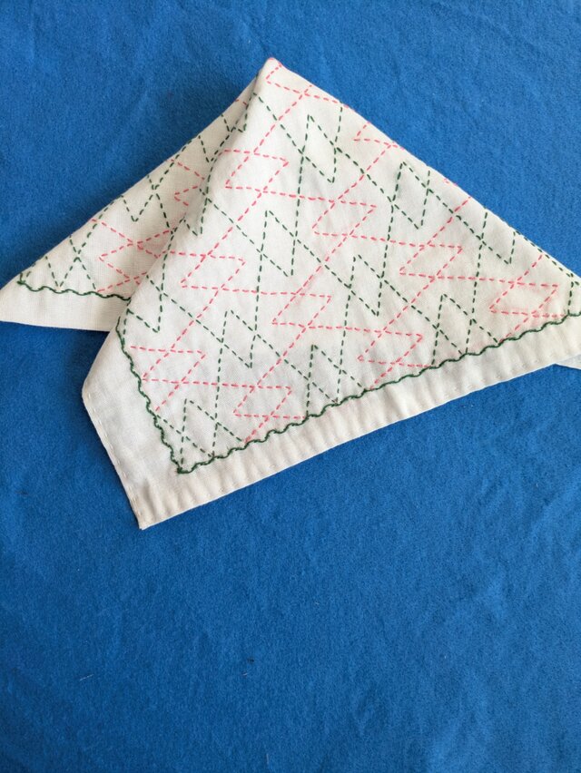 刺し子ふきん　7－③　続き山刺し　グリーンとピンク