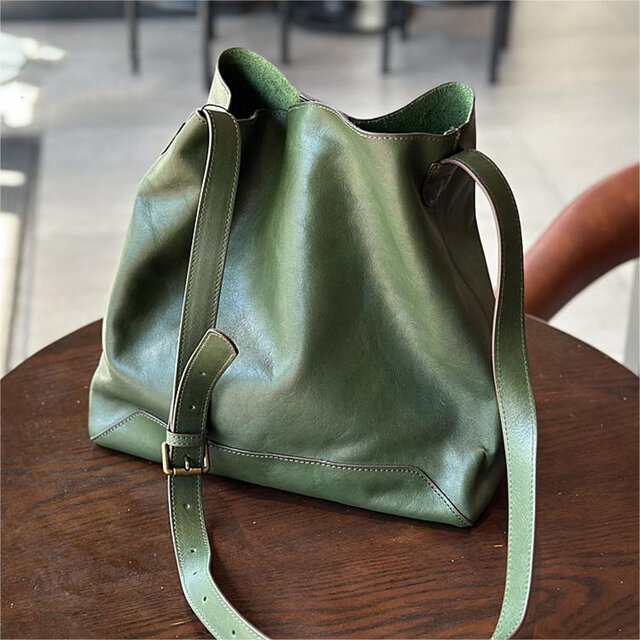 ハンドメイド ボディバッグ ヌメ本革 特大 ダークグリーン 新作未使用1102 ショルダーバッグ 本革レザー ヌメ革 斜めがけ レディース 縦型