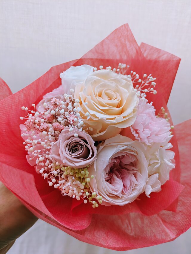 プリザーブドフラワー／薔薇と小花のふんわり枯れない花束クリームピンク／記念日お祝い