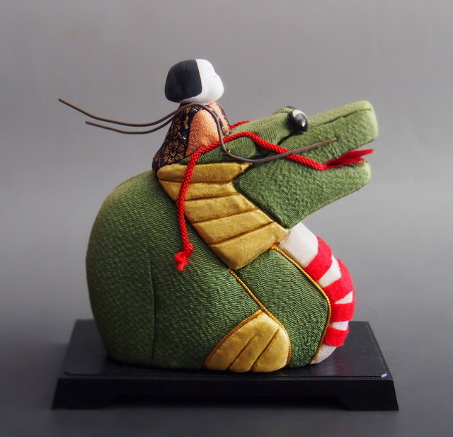 木目込み人形 龍に乗る童 | iichi 日々の暮らしを心地よくする