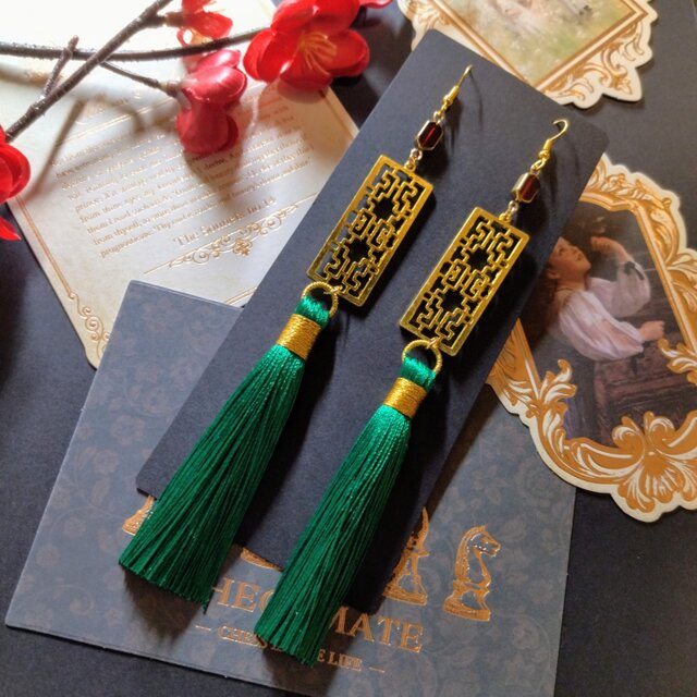 中華風透かしチャームとタッセルピアス（イヤリング）（緑）【チャイナ】【中華風】【華ロリ】【チャイナドレス】【和風】【和ゴス】