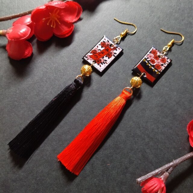 【和風】花札&タッセルピアス（イヤリング）（赤黒）（桜）【着物】【浴衣】【袴】【成人式】【卒業式】【和ゴス】【和ロリ】【さくら