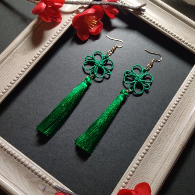 【和風】吉祥結びとタッセルのピアス（イヤリング）（緑）【チャイナ】【中華風】【着物】【袴】【浴衣】【成人式】【卒業式