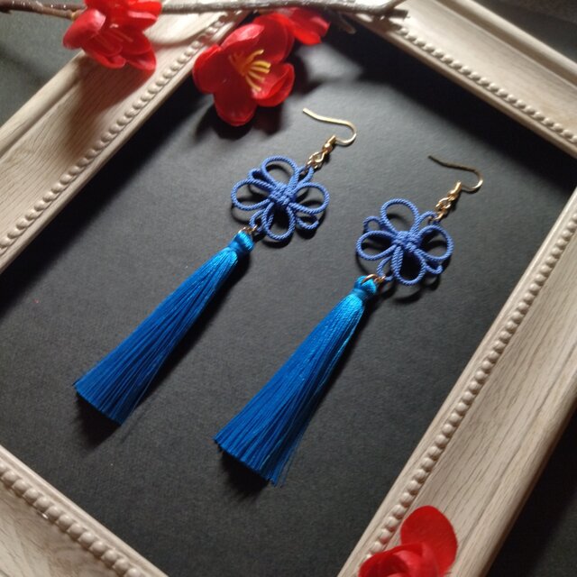 【和風】吉祥結びとタッセルのピアス（イヤリング）（薄青）【チャイナ】【中華風】【着物】【袴】【浴衣】【成人式】【卒業式