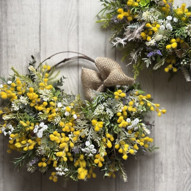 ⭐️花粉が気にならない⭐️ ふわふわミモザとグリーンのリース　　〜アーティフィシャルフラワー〜