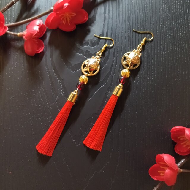 和風】狐面とタッセルのピアス（イヤリング）（赤）【チャイナ】【中華
