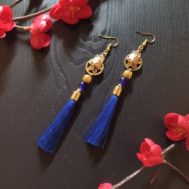 【和風】狐面とタッセルのピアス（イヤリング）（青）【チャイナ】【中華風】【着物】【袴】【浴衣】