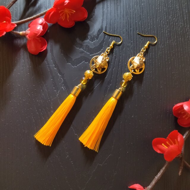 和風】狐面とタッセルのピアス（イヤリング）（黄色）【チャイナ