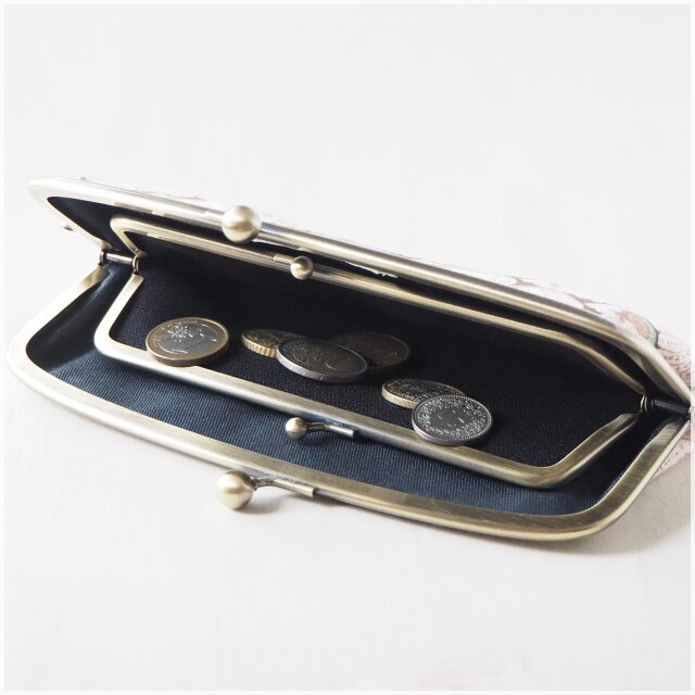 □親子がま口長財布・小鳥柄 / ネイビー□ ticket(k-n) | iichi 日々の