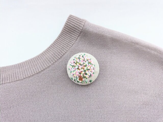 桜の花 刺繍ブローチ | iichi 日々の暮らしを心地よくする