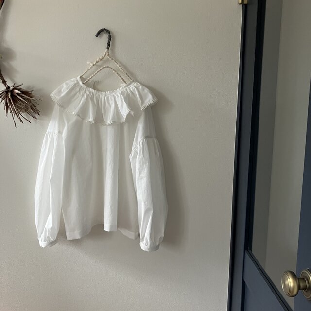 ふんわりホワイトのブラウス（0-to-138)