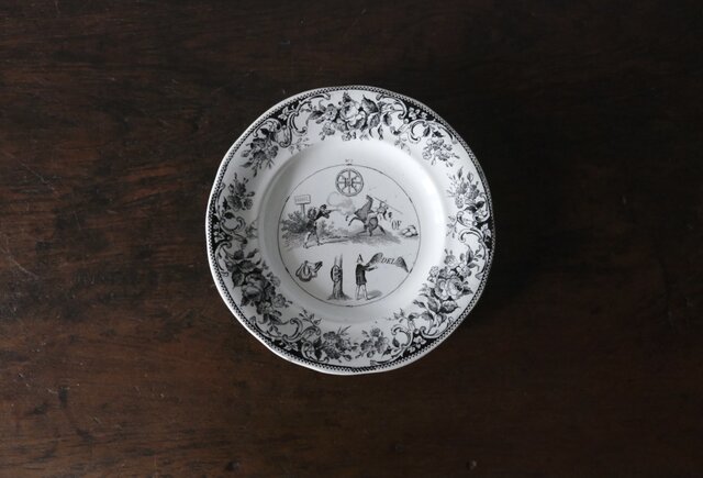 クレイユモントロー なぞなぞ グリザイユ 平皿 フランス アンティーク