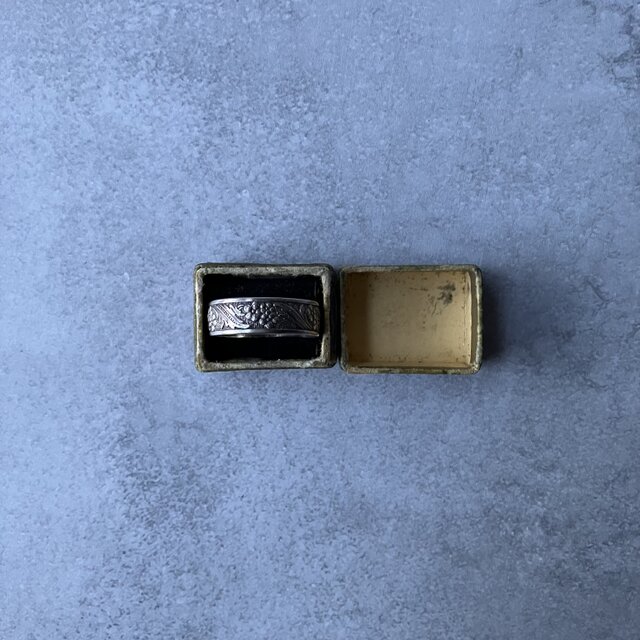 100 ヴィンテージ　フラワーバンド（Flower Band）-花模様のシルバーリング