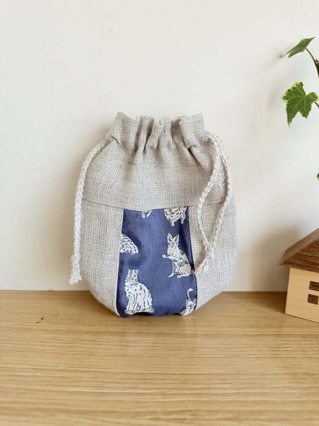 ラウンド型のミニ巾着（リバティ・ミャオウ）