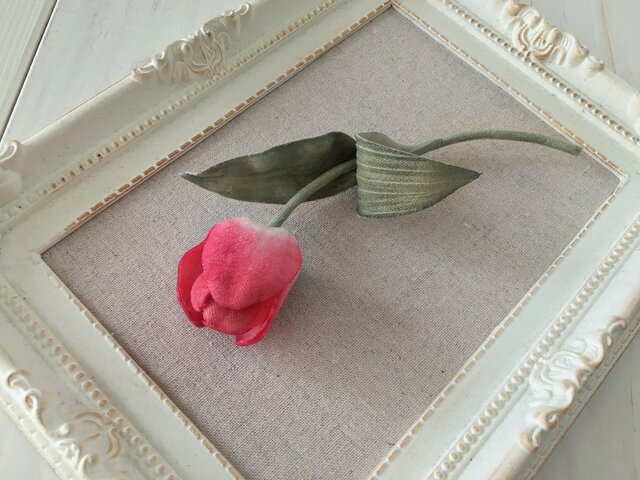 染め花〉チューリップの一輪コサージュ(L・レッド) | iichi 日々の