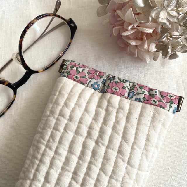＊メガネポーチ＊片手開くメガネケース/ヌビキルト／きなり