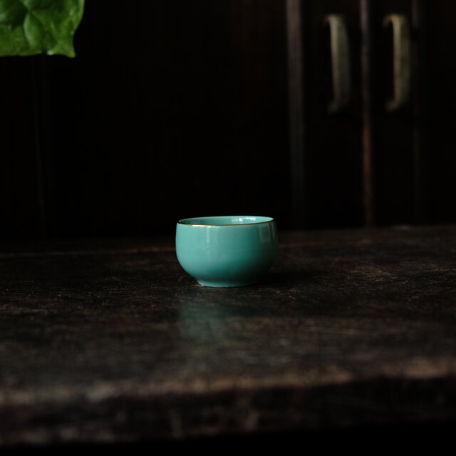 在銘 九谷 金彩 花詰 盃 酒器 杯 お猪口 ぐい吞み E80127 在銘 九谷