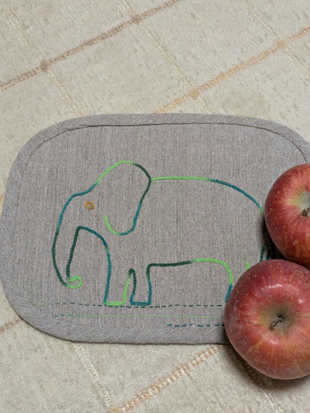 象さんの花瓶敷　７－a　グリーン系の段染め糸