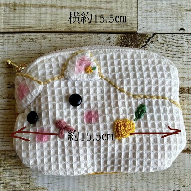 手刺繍】大人かわいいミモザと猫ちゃんの小さめポーチ ワッフル生地